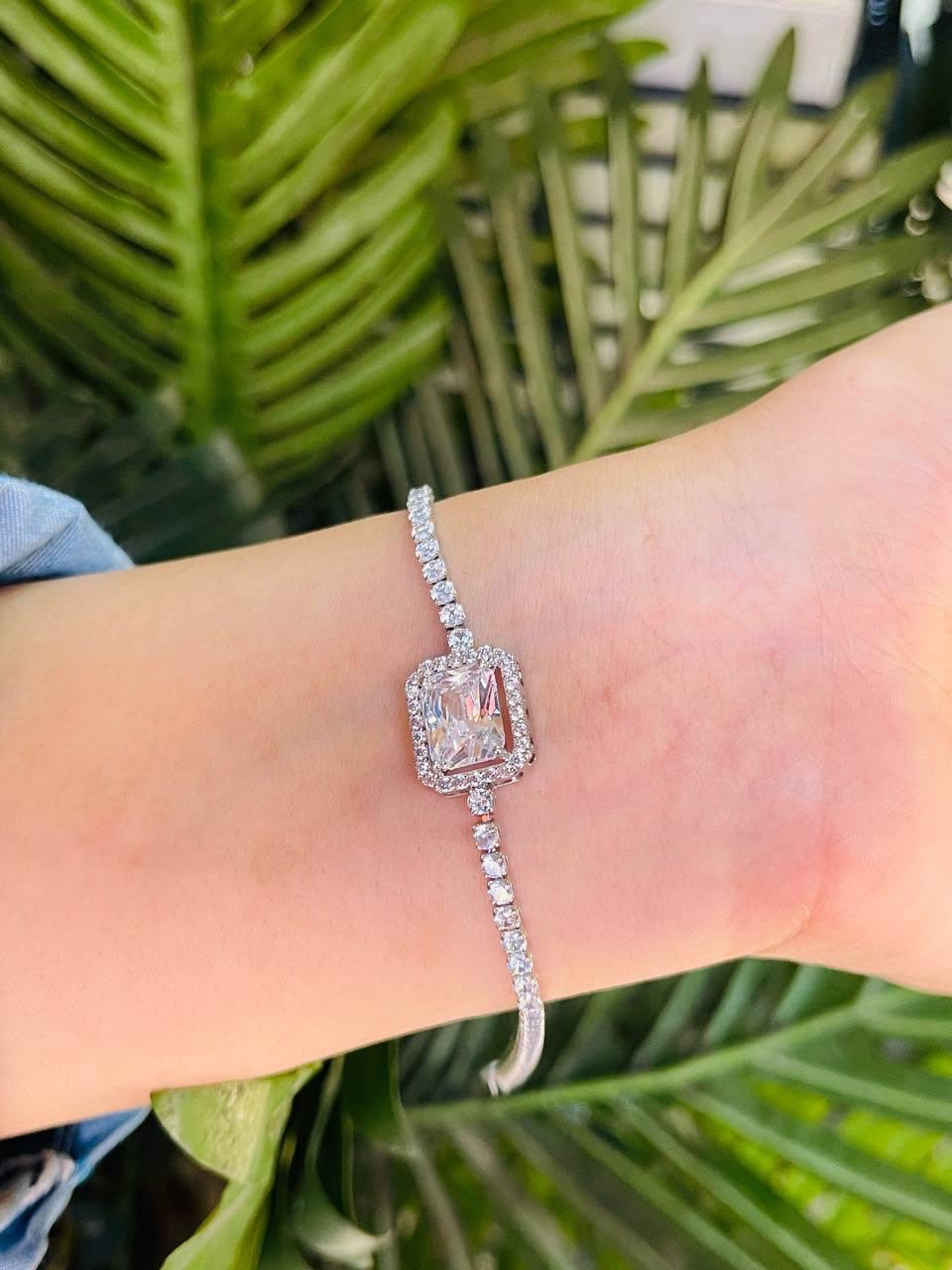 Crystal Clover Bracelet