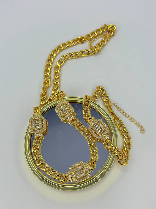 Regal Charm Link Set